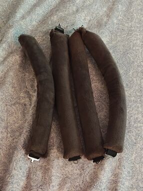 Set of 4 Velvet Rods Heatless Curls - Dark Brown, hook closure